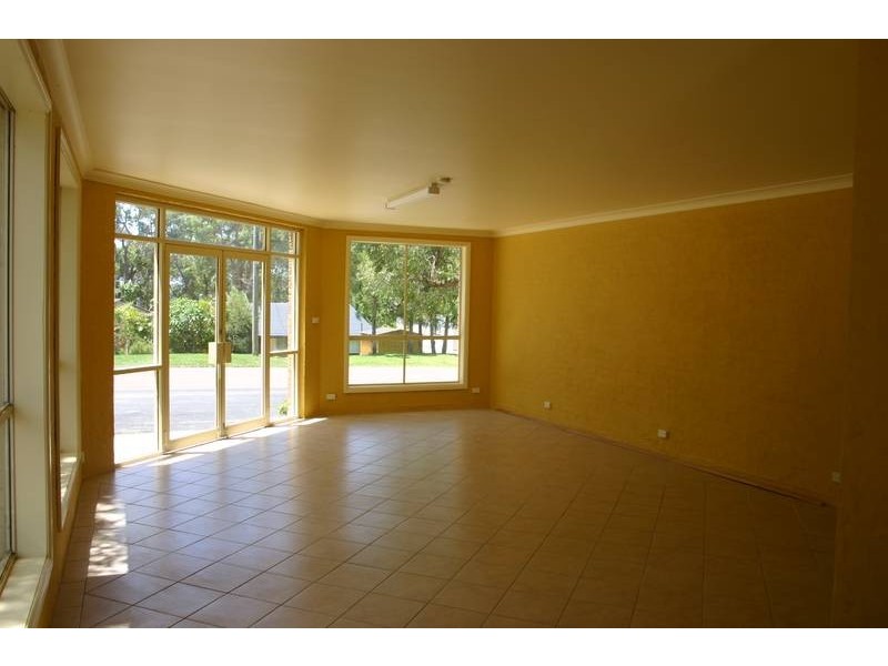 SHOP 17 LLOYD AVENUE, Chain Valley Bay NSW 2259