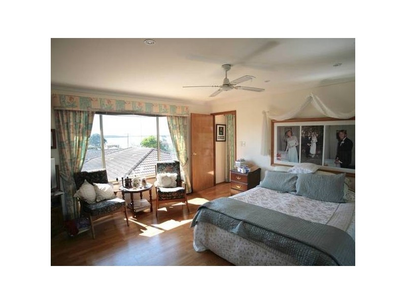 9 Ravenswood Street, Mannering Park NSW 2259