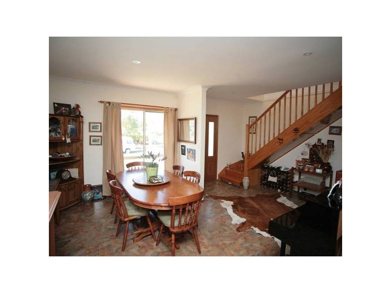 9 Ravenswood Street, Mannering Park NSW 2259