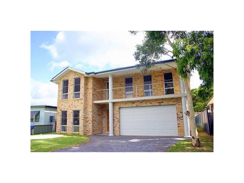 18 Kevin Street, Mannering Park NSW 2259