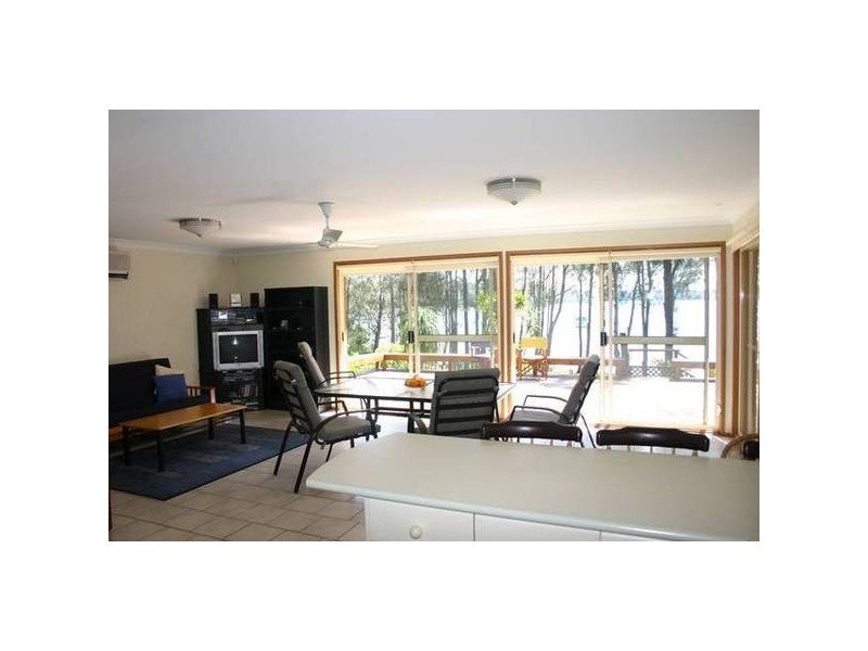 19 WHARF STREET, Wyee Point NSW 2259