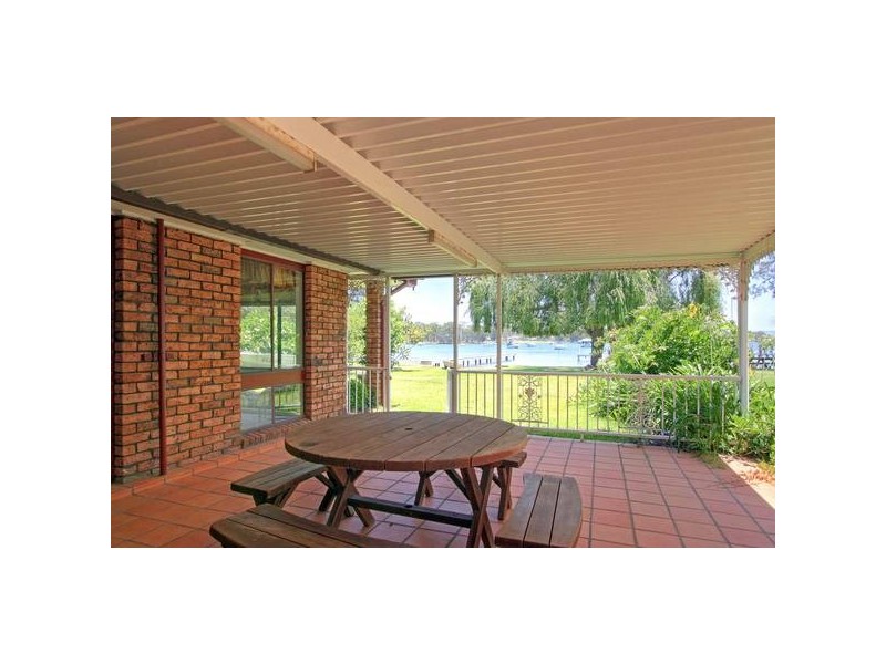 26 Gordon Avenue, Summerland Point NSW 2259