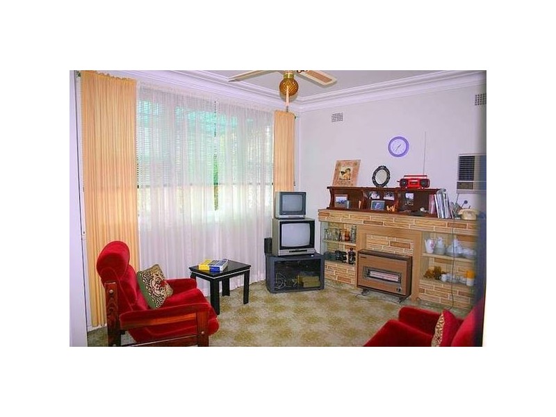 9 Warwick Avenue, Mannering Park NSW 2259