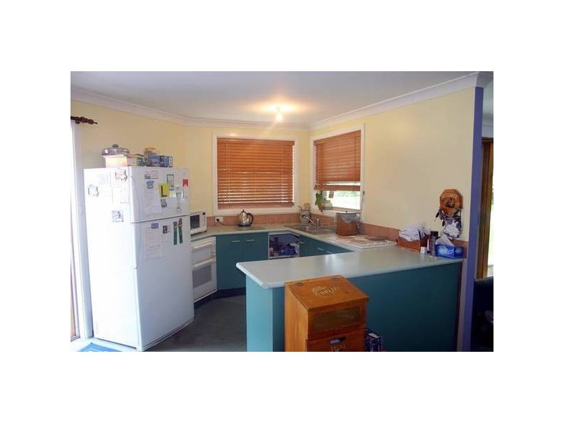 52 Gymea Crescent, Mannering Park NSW 2259