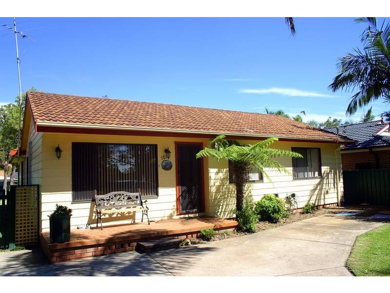 101 Cams Blvd, Summerland Point NSW 2259