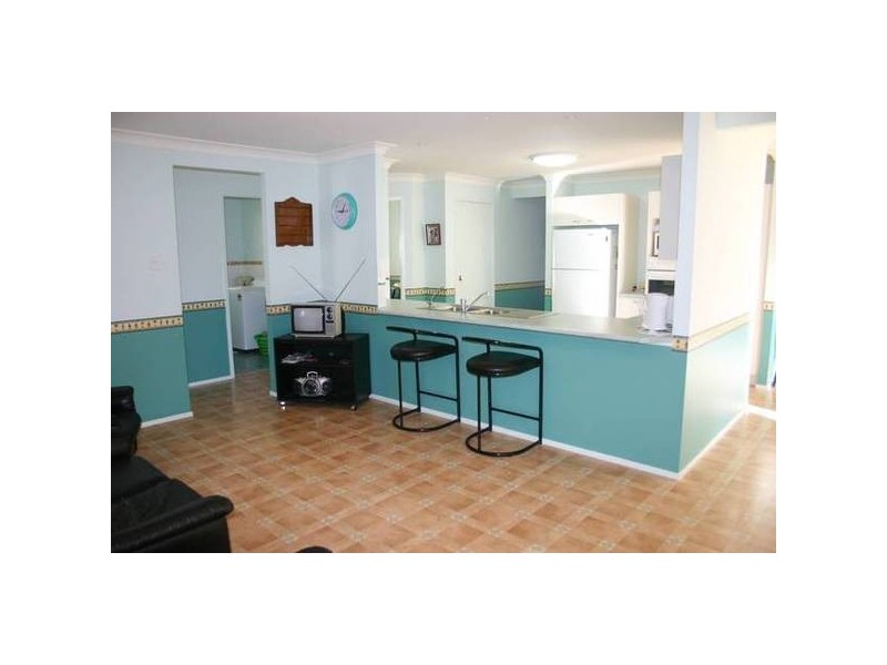 13 Anchorage Circle, Summerland Point NSW 2259