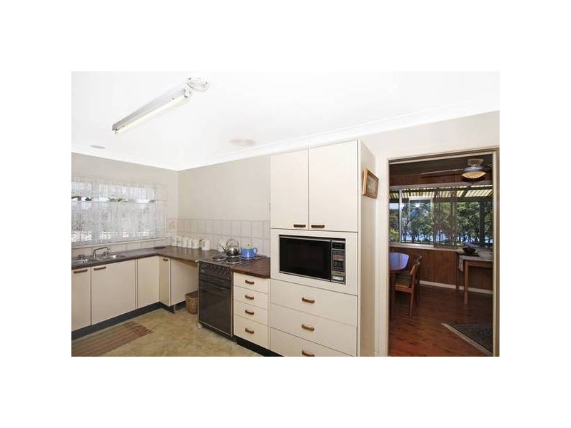 93 Vales Road, Mannering Park NSW 2259