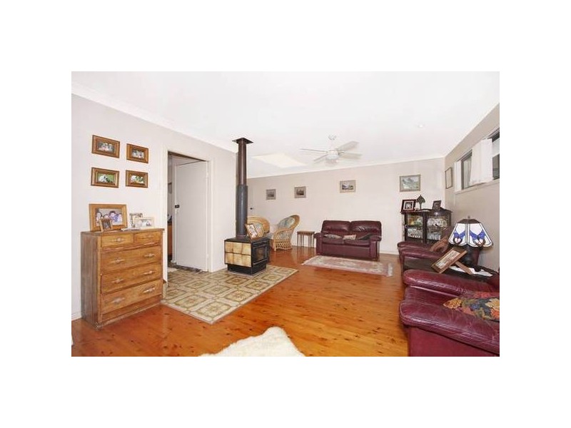 93 Vales Road, Mannering Park NSW 2259