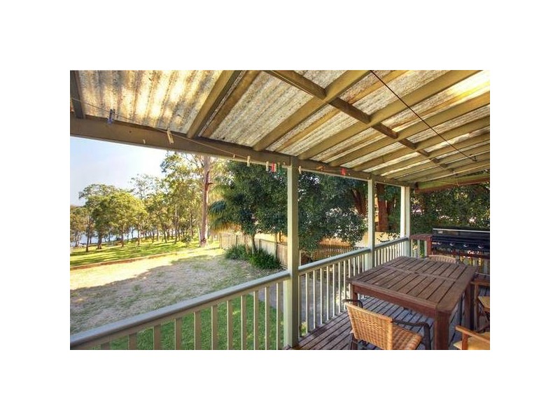 93 Vales Road, Mannering Park NSW 2259
