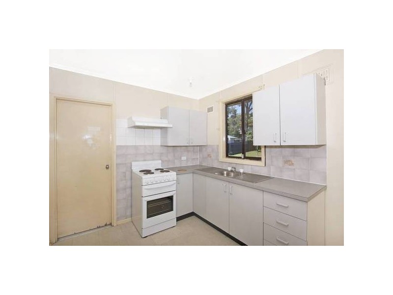 13 Catherine Street, Mannering Park NSW 2259