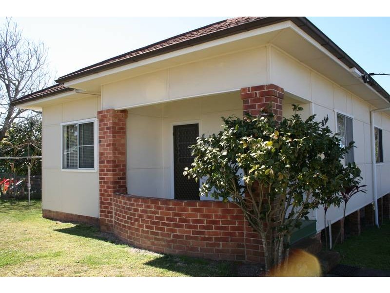 6 Barclay Avenue, Mannering Park NSW 2259