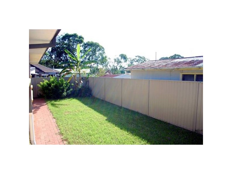 1/2 Spencer Street, Mannering Park NSW 2259