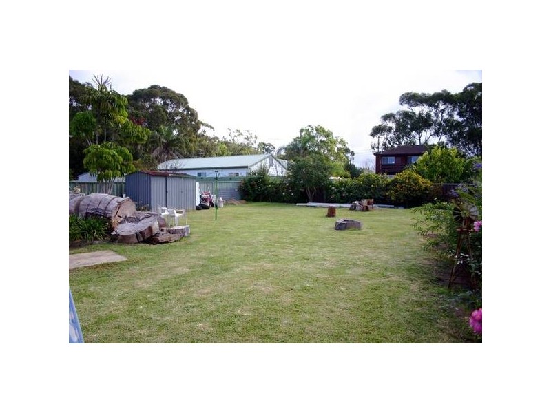 35 Warwick Avenue, Mannering Park NSW 2259