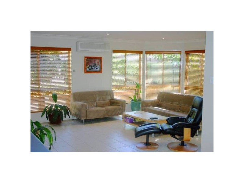 6 Ulooloo Road, Gwandalan NSW 2259