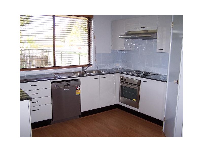 16B Barclay Avenue, Mannering Park NSW 2259
