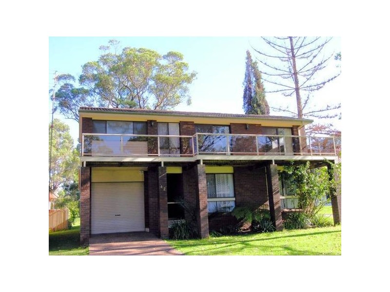 42 Kullaroo Road, Summerland Point NSW 2259