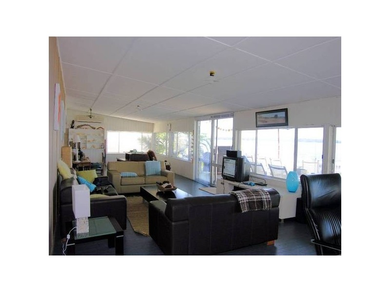 30 Scott Road, Mannering Park NSW 2259