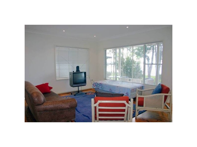 75 Kullaroo Road, Summerland Point NSW 2259