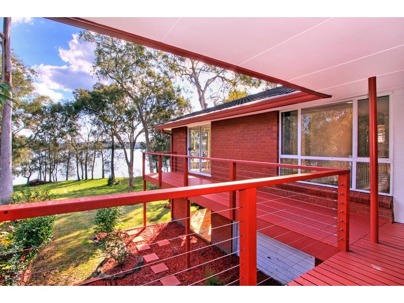 Mannering Park NSW 2259