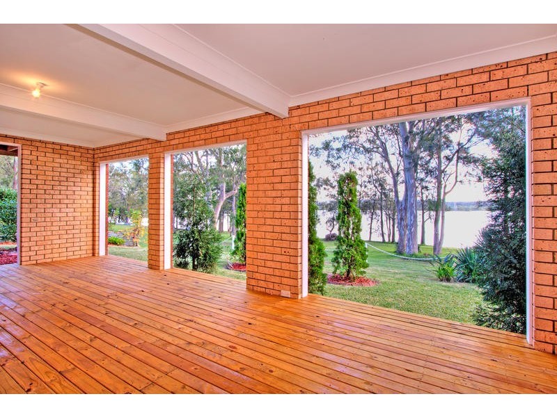 Mannering Park NSW 2259