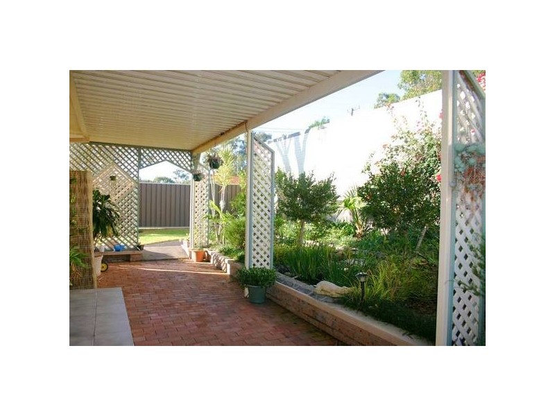 Mannering Park NSW 2259