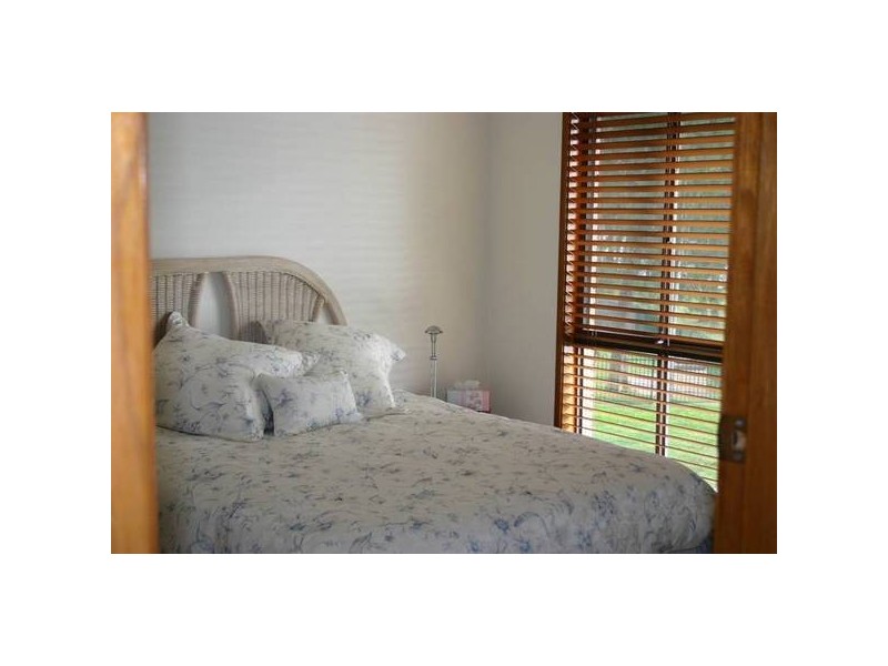 1A Macquarie Road, Mannering Park NSW 2259