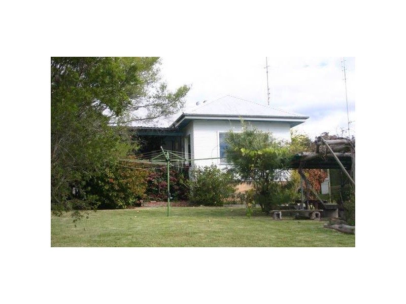 10 Scott Road, Mannering Park NSW 2259