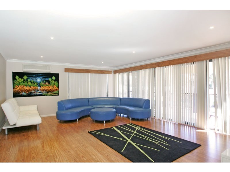 33 Ginganup Street, Summerland Point NSW 2259