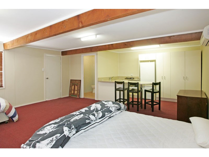33 Ginganup Street, Summerland Point NSW 2259