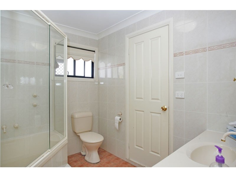 33 Ginganup Street, Summerland Point NSW 2259