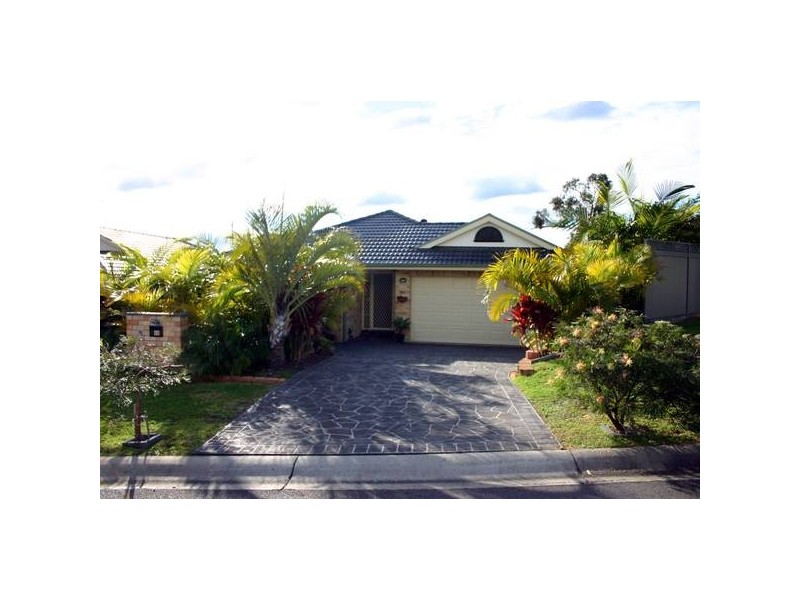 8A Tradewinds Avenue, Summerland Point NSW 2259