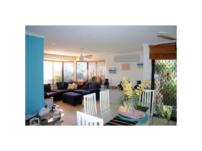 8A Tradewinds Avenue, Summerland Point NSW 2259