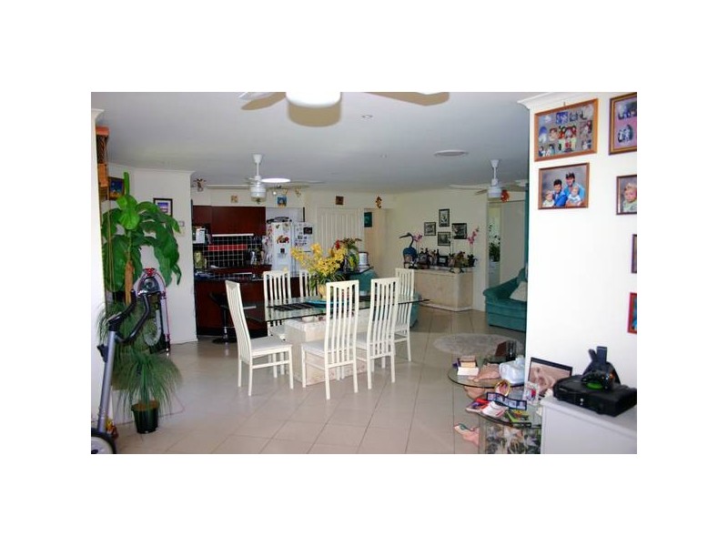 8A Tradewinds Avenue, Summerland Point NSW 2259
