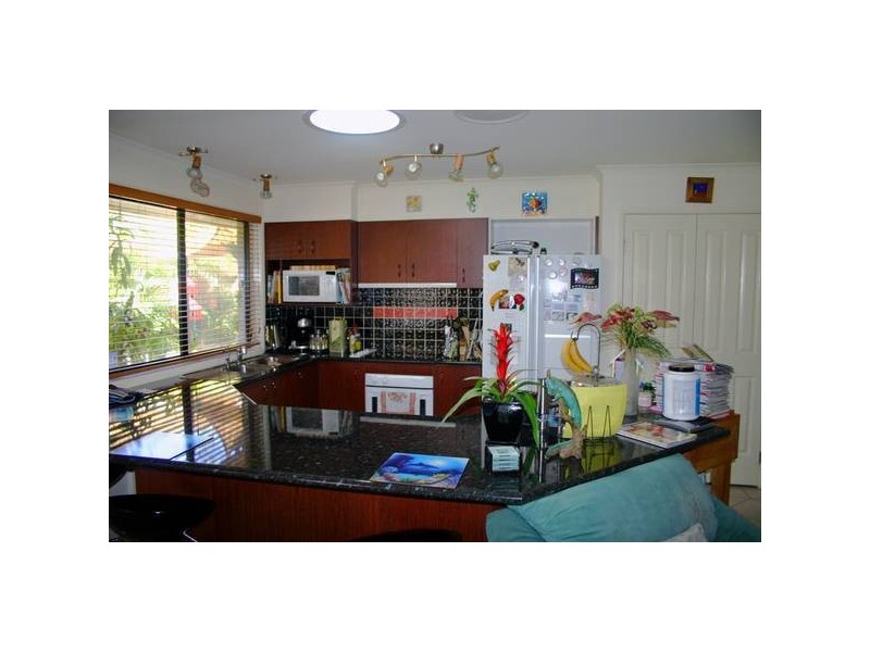 8A Tradewinds Avenue, Summerland Point NSW 2259