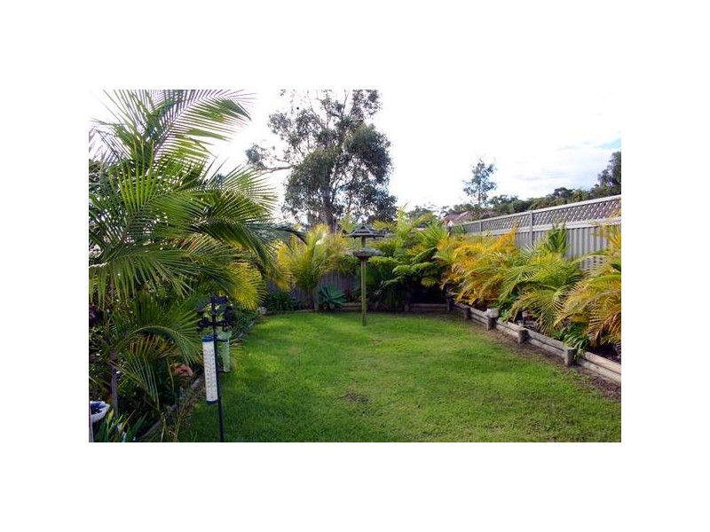 8A Tradewinds Avenue, Summerland Point NSW 2259