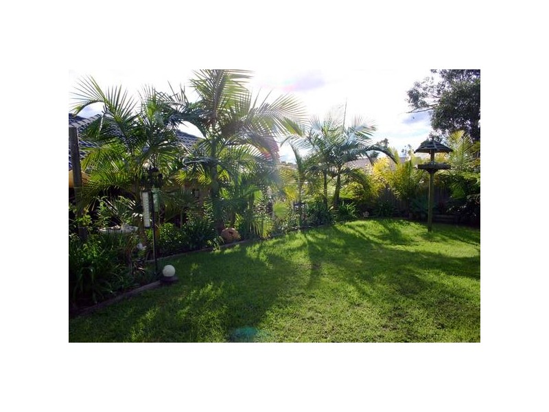 8A Tradewinds Avenue, Summerland Point NSW 2259