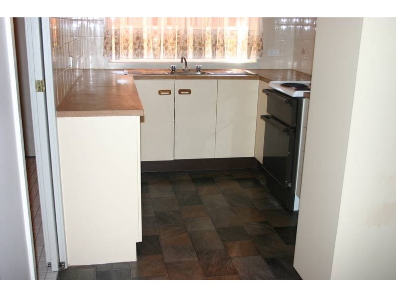 2/21 Vales Road, Mannering Park NSW 2259