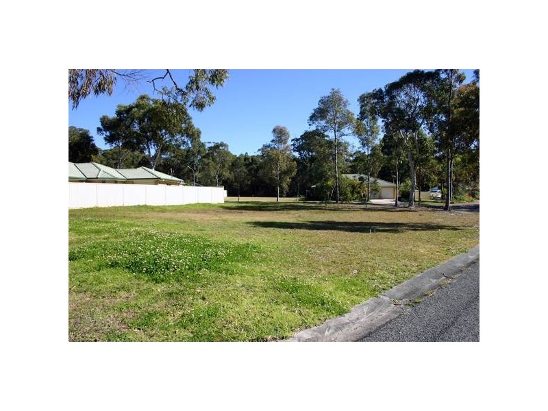 15 Anchorage Circle, Summerland Point NSW 2259