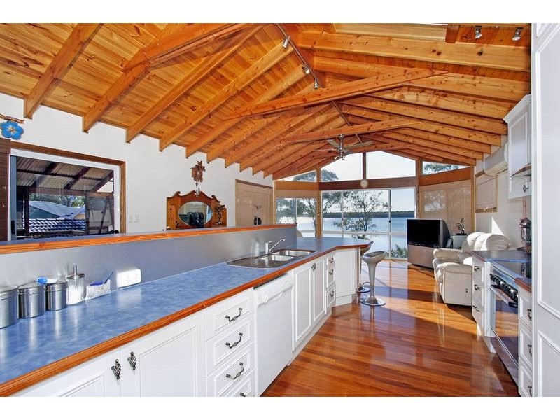 Mannering Park NSW 2259