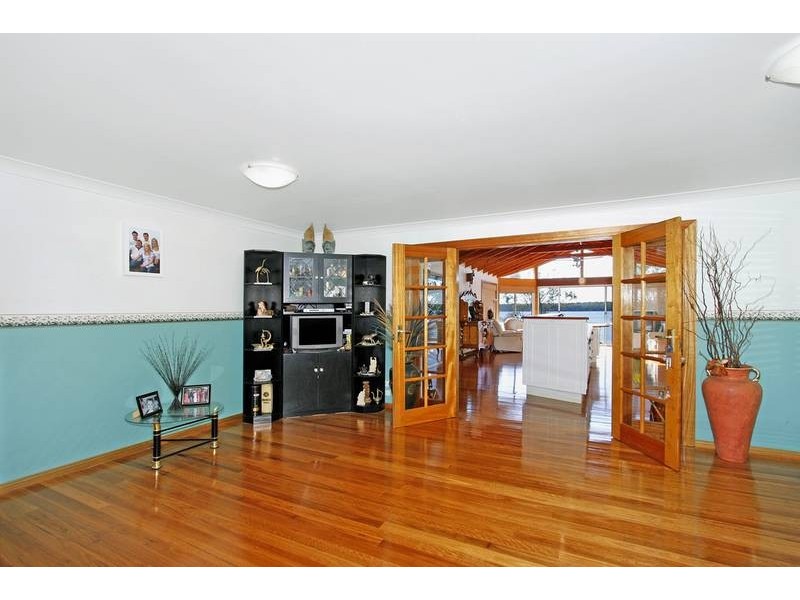 Mannering Park NSW 2259