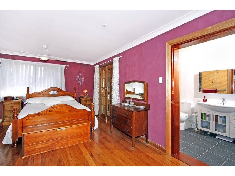 Mannering Park NSW 2259