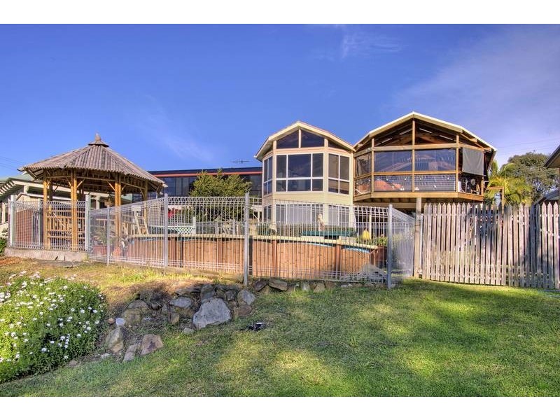 Mannering Park NSW 2259