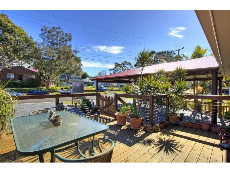 Mannering Park NSW 2259