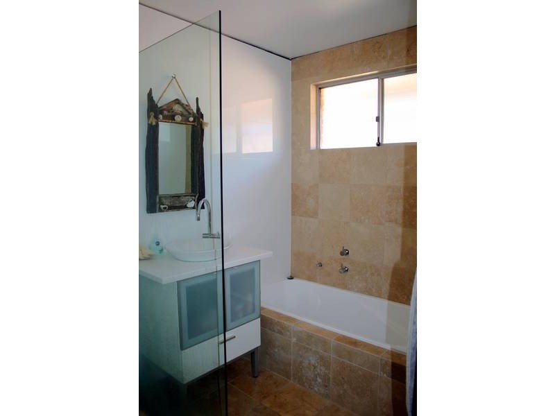 8 Jones Avenue, Toukley NSW 2263