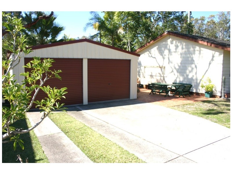 5 Illawong Road, Summerland Point NSW 2259
