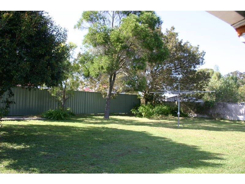 11 Nichols Avenue, Gorokan NSW 2263