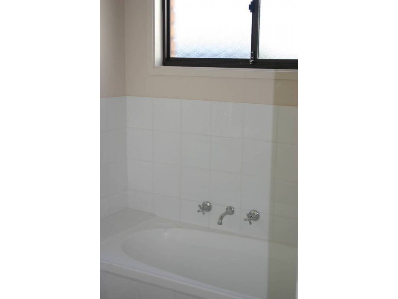 12 Griffith Street, Mannering Park NSW 2259