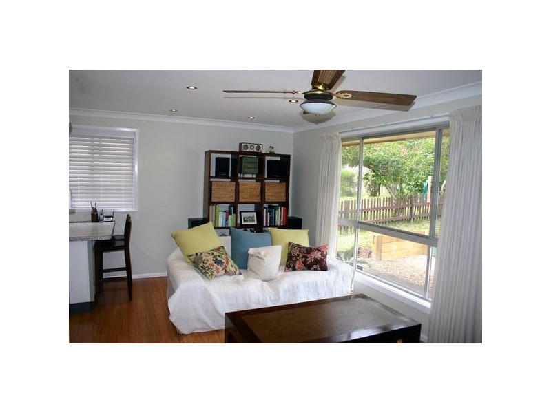 52 Warrina Avenue, Summerland Point NSW 2259