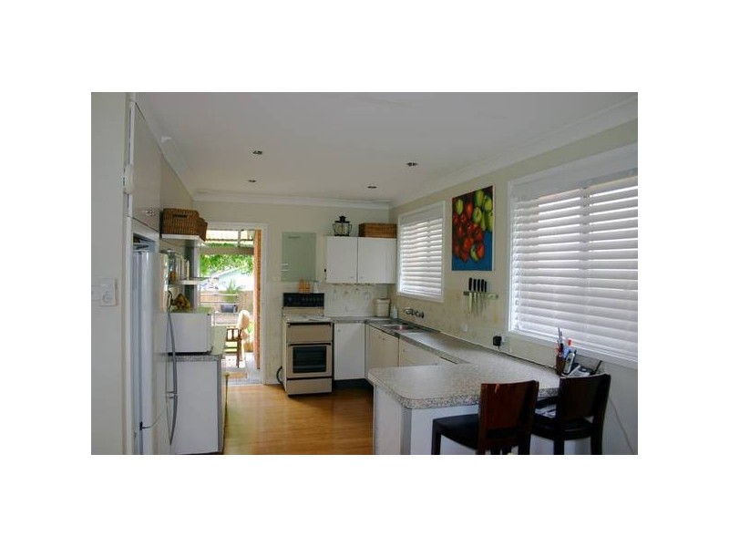 52 Warrina Avenue, Summerland Point NSW 2259
