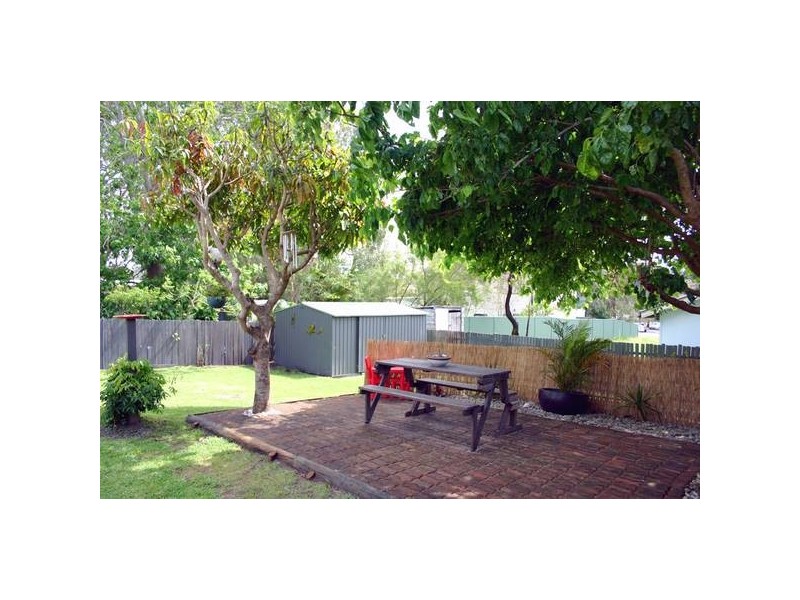 52 Warrina Avenue, Summerland Point NSW 2259